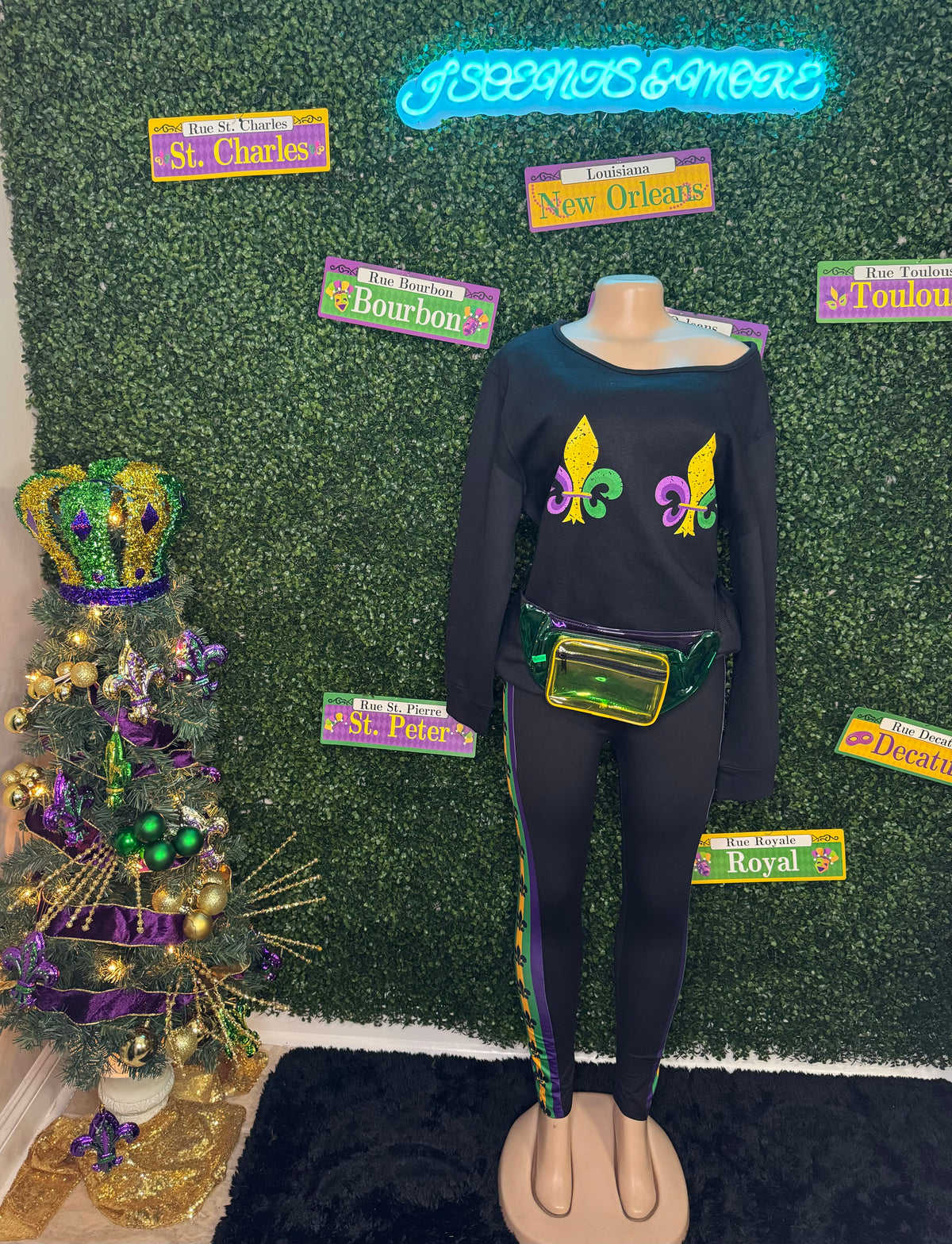 Fleur-de-lis Sweater