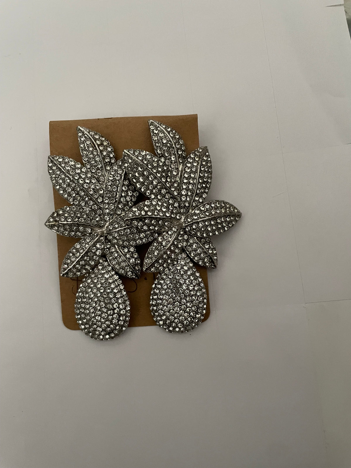 SILVER DIAMOND FLOWERS