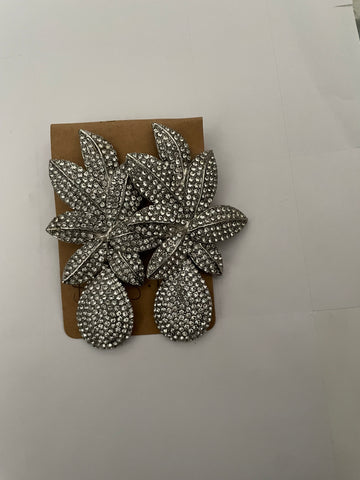 SILVER DIAMOND FLOWERS